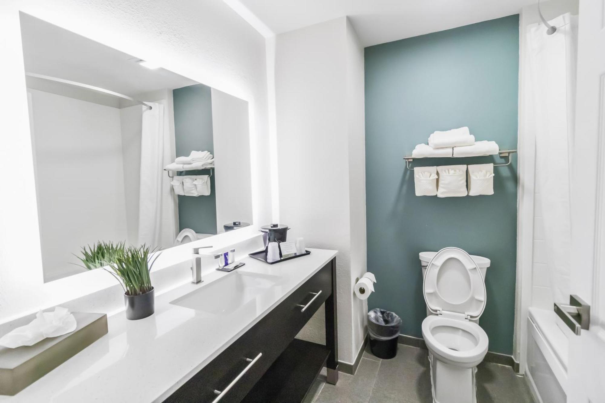 Suburban Studios Brunswick I-95 برونزويك المظهر الخارجي الصورة